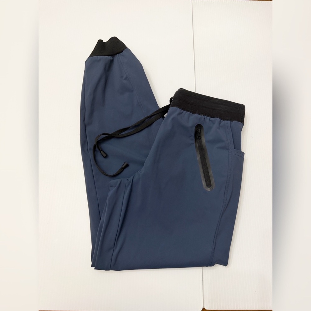 Blanc Noir Navy Original Getaway Jogger Pants - XS